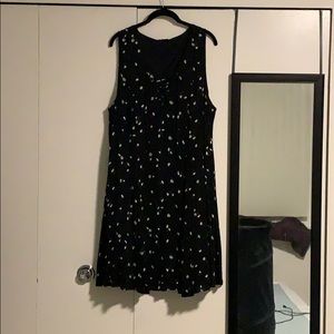 Sleeveless daisy dress from Torrid - size 2